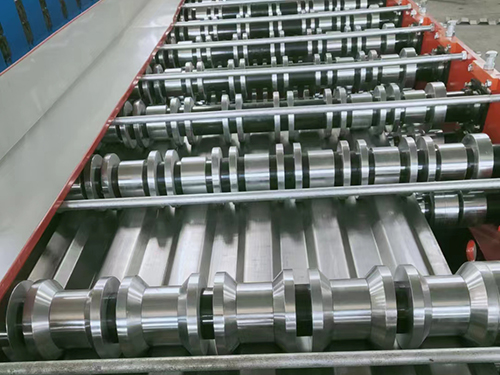 車(chē)廂板成型設(shè)備